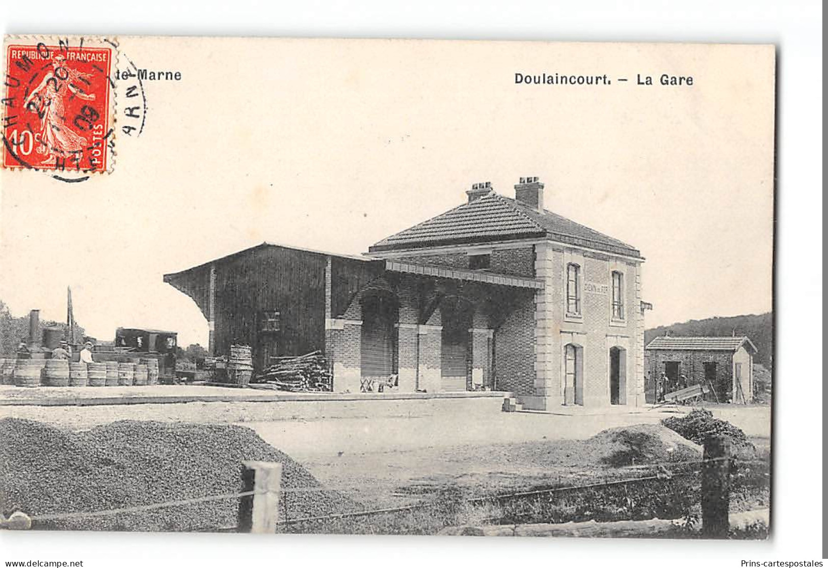 CPA 52 Doulaincourt La Gare Et Le Train Tramway - Doulaincourt