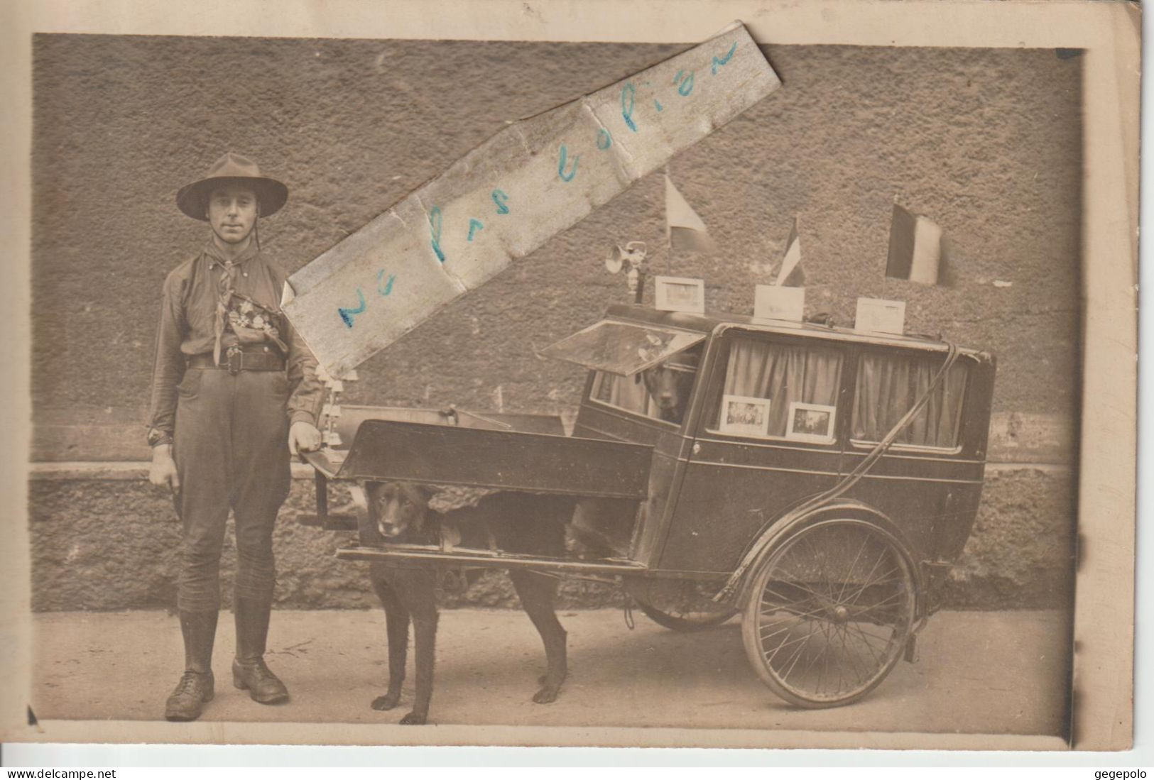 Un Scout De France Et Sa Voiture à Chiens à Localiser  ( Carte Photo )  Rare - Pfadfinder-Bewegung