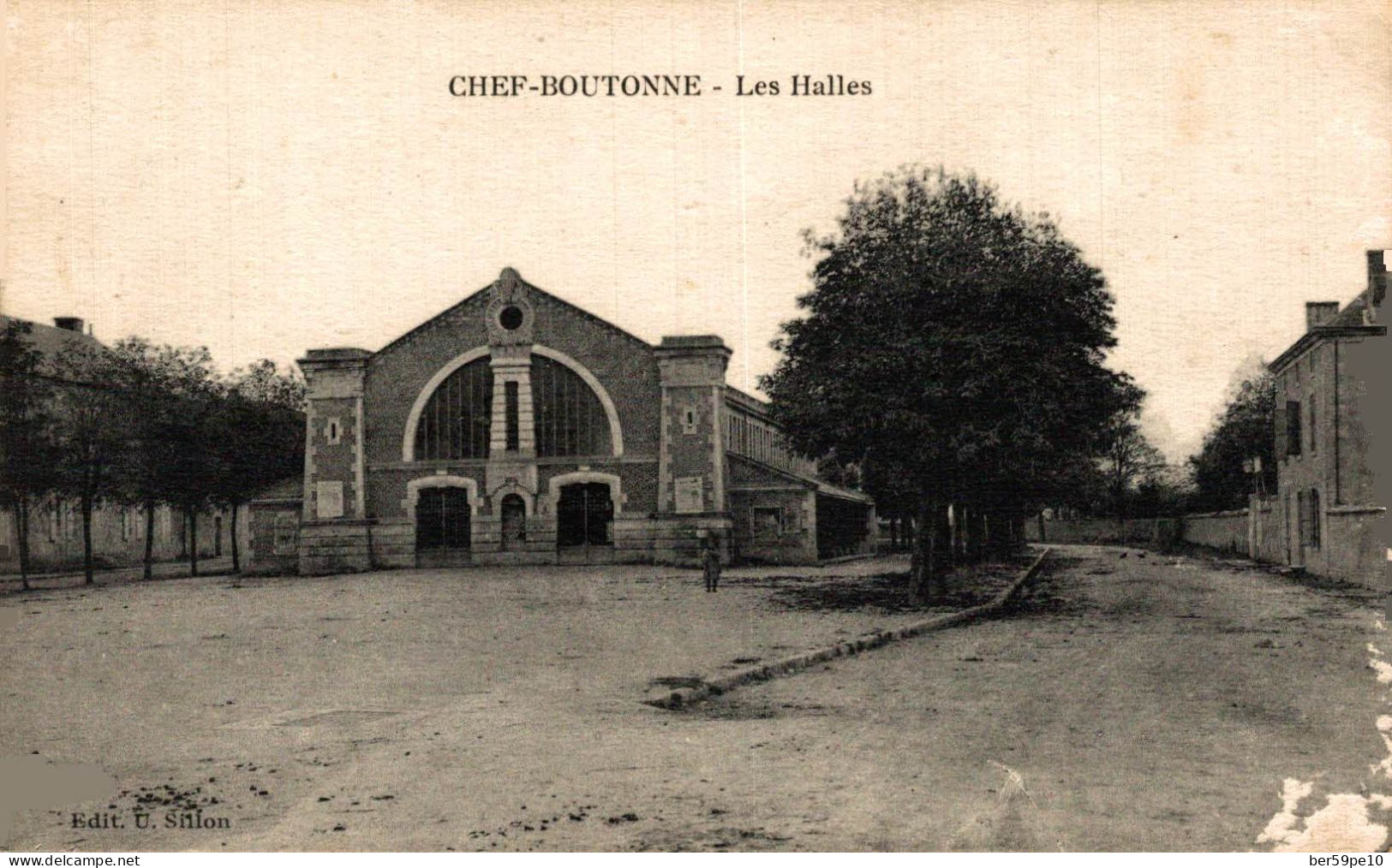 79 CHEF-BOUTONNE LES HALLES - Chef Boutonne