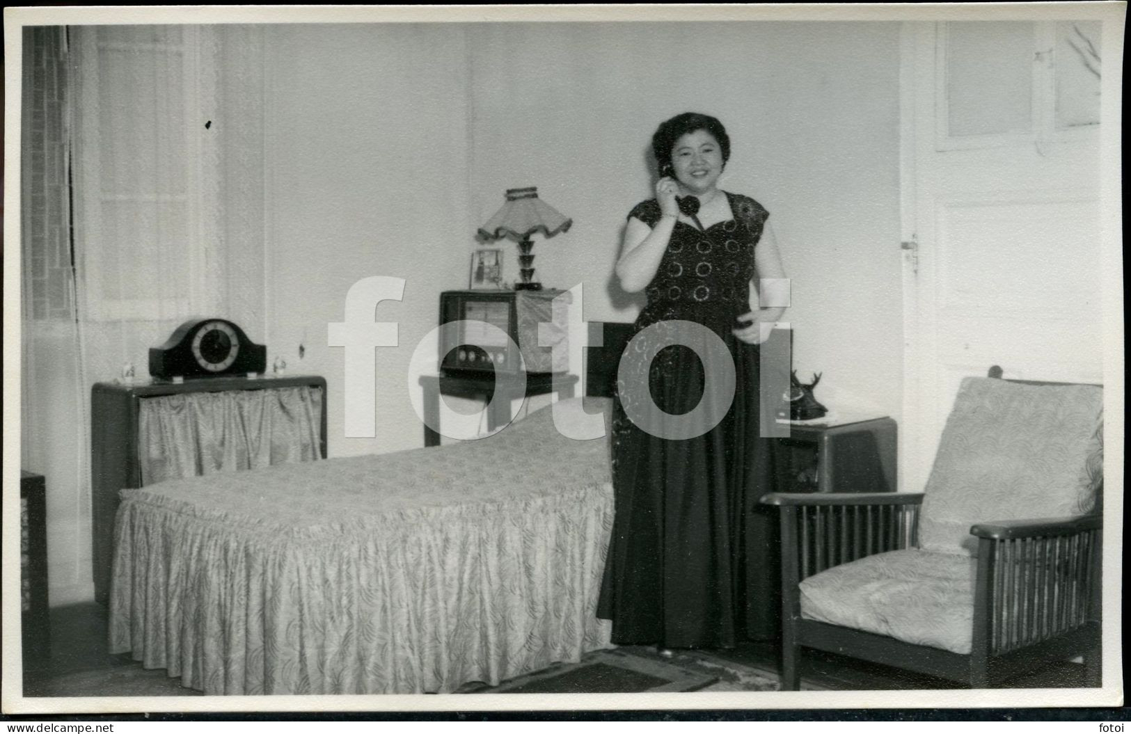 1953 ORIGINAL AMATEUR PHOTO FOTO WOMAN HOUSE MACAU MACAO CHINA - Macao