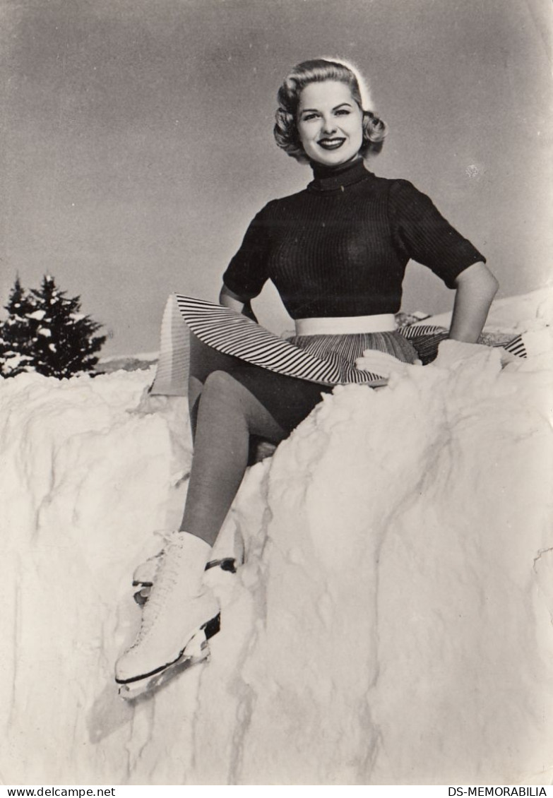 Figure Skating Marta Hyer Postcard 1964 - Patinaje Artístico