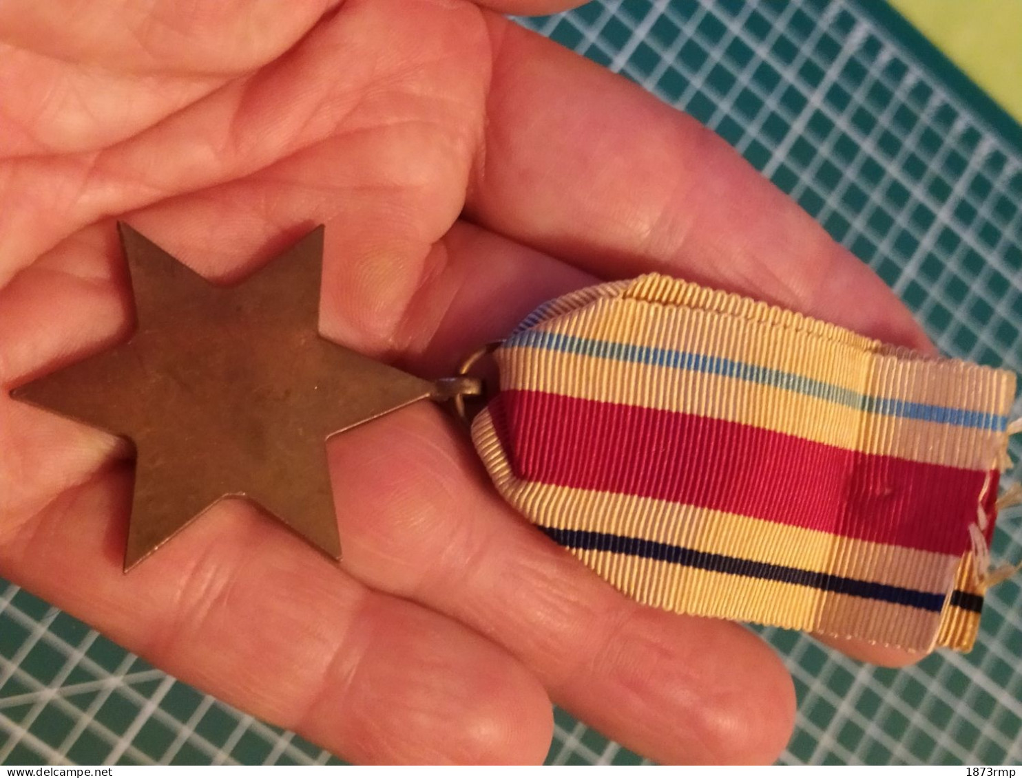 MEDAILLE ANGLAISE THE AFRICA STAR, WW2 1940/1945, RUBAN JAUNE - Grande-Bretagne