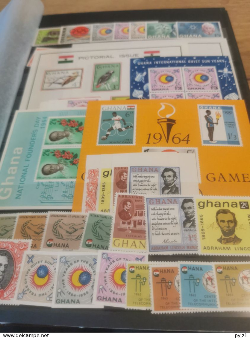 Ghana And Uganda MNH Collection - Sammlungen (im Alben)