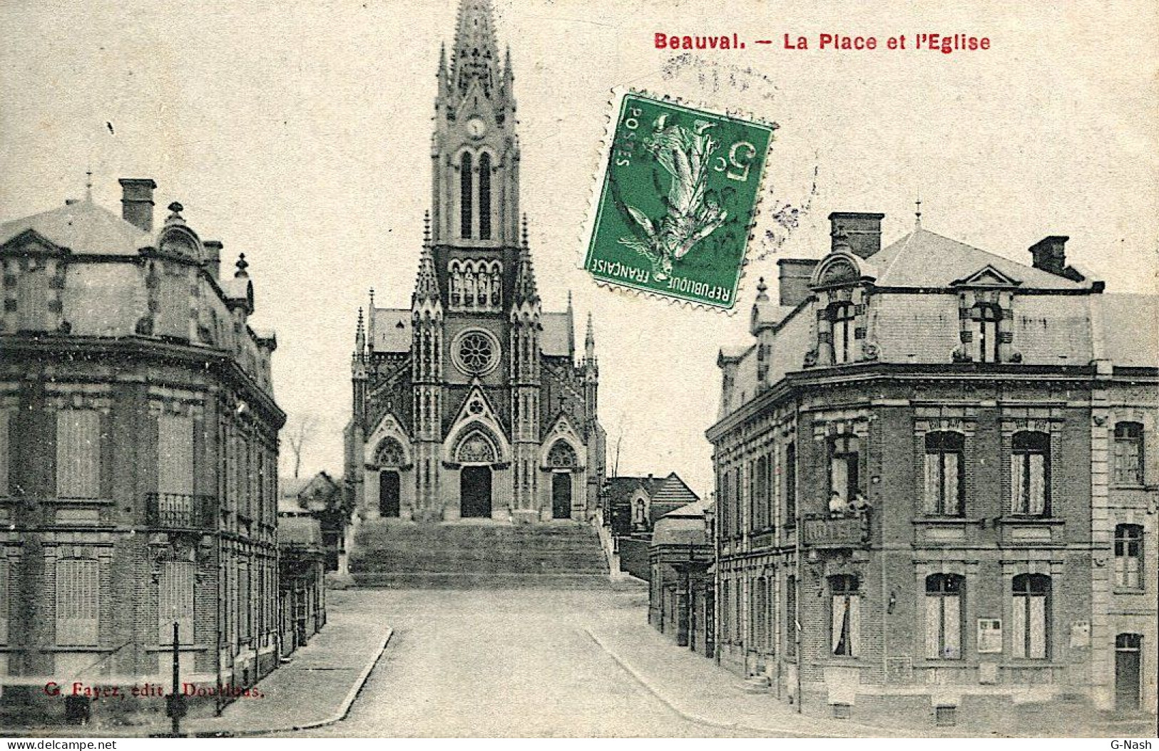 CPA 80 - Beauval - La Place Et L'Eglise - Beauval