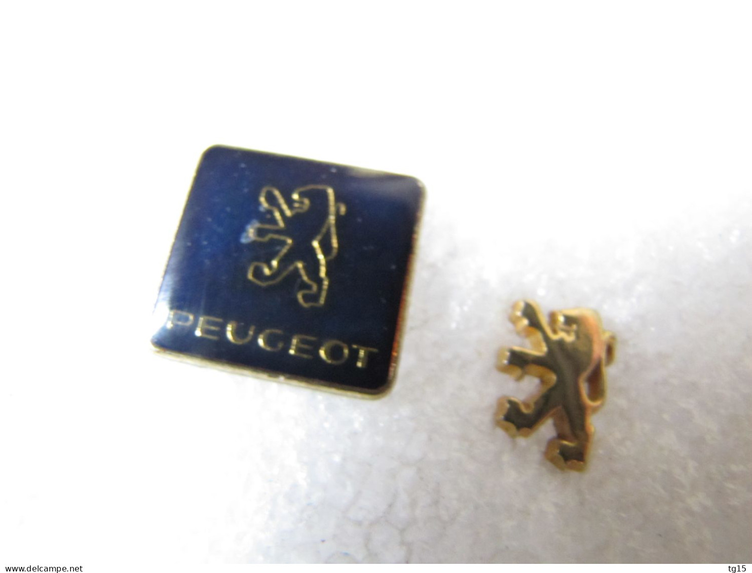 PIN'S   LOT 2   LOGO   PEUGEOT - Peugeot