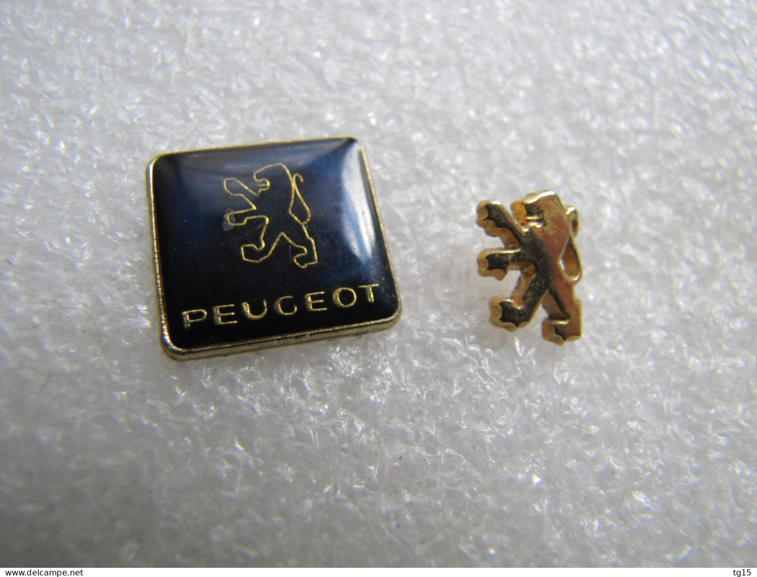 PIN'S   LOT 2   LOGO   PEUGEOT - Peugeot