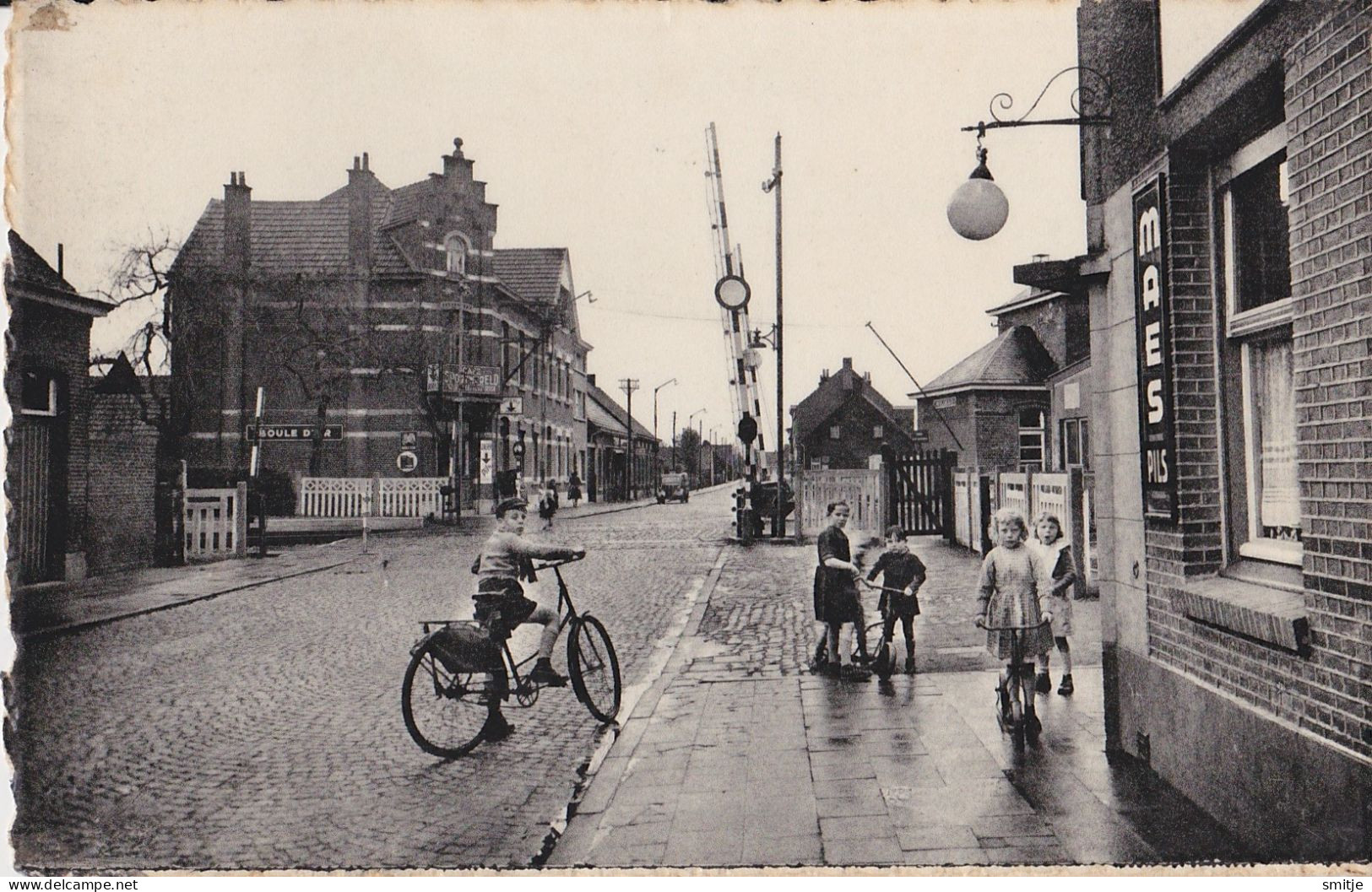 WILDERT ESSEN KALMTHOUT CA. 1950 ZICHT AAN DE STATIE CAFÉ OVERWEG SPOORWEG-OVERGANG KINDEREN - Essen