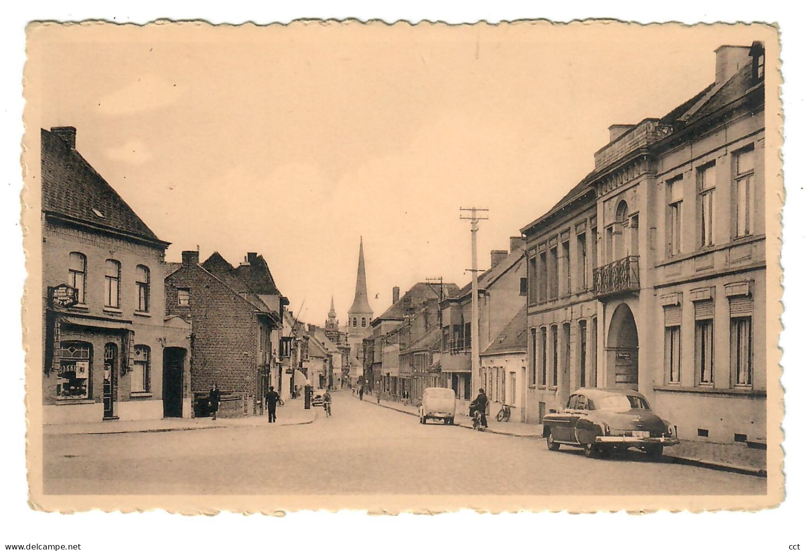 Tielt   Ieperstraat Met Polenplein En Kerktoren - Tielt