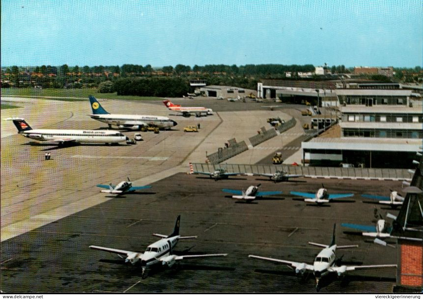 ! Ansichtskarte Flughafen Bremen, Airport, Flugzeuge - Aérodromes