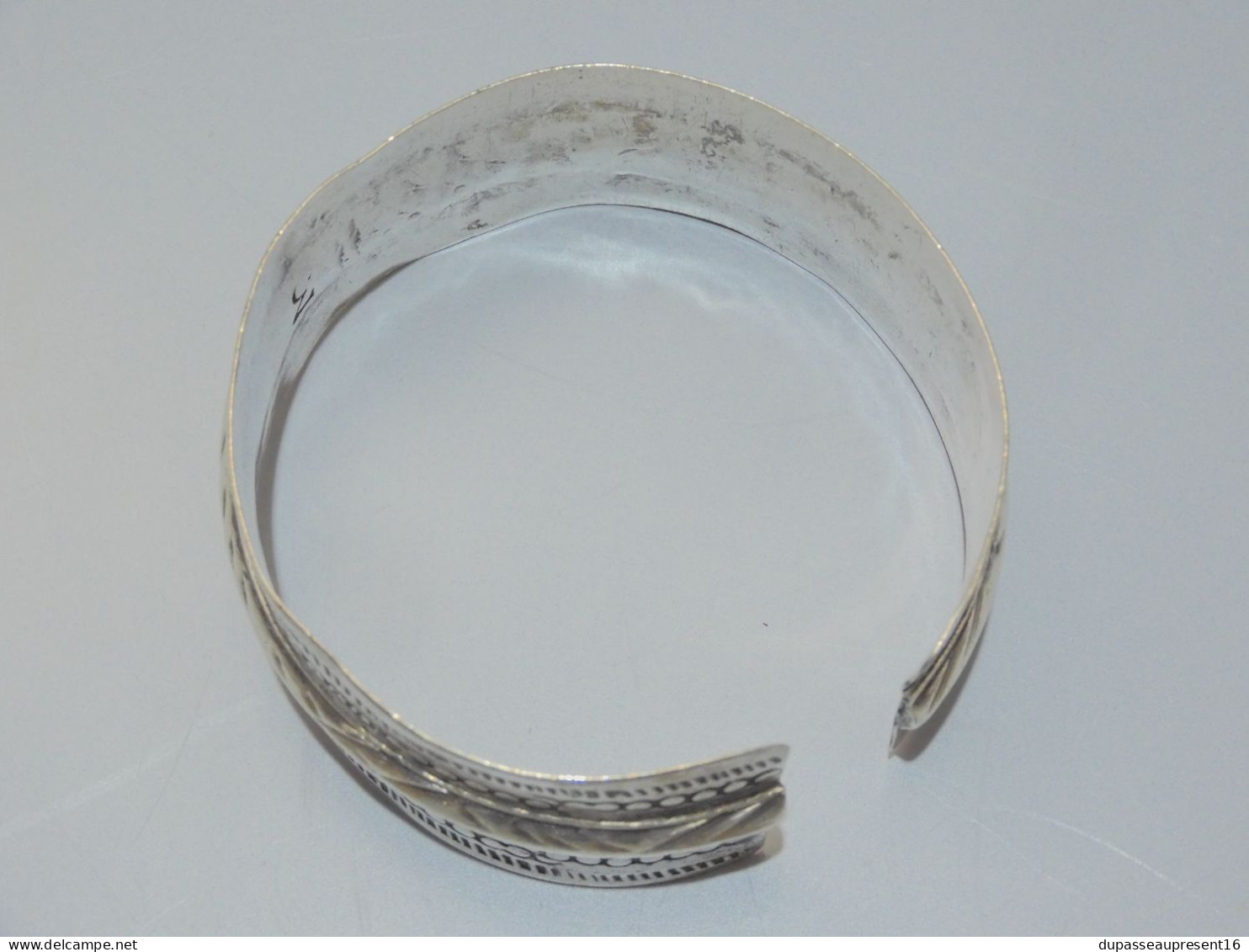 -SUPERBE BRACELET MANCHETTE ARGENT AFRIQUE du NORD BIJOU ANCIEN 49,40 g  E