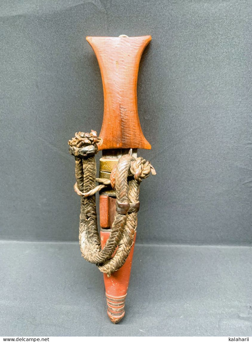 ANCIEN COUTEAU AFRICAIN SOUDANAIS NUBA FUR DES ANNEES 1900, MODELE PEU COURANT AVEC AIGUILLE - Armes Blanches