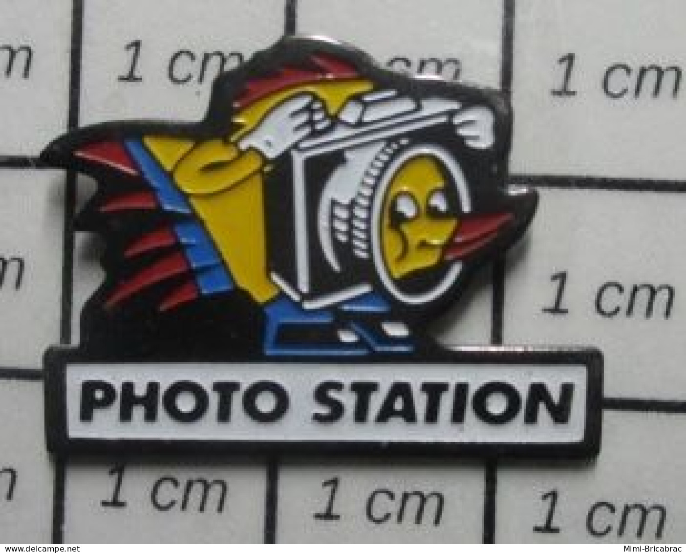 316A  PINS PIN'S / Beau Et Rare : PHOTOGRAPHIE / APPAREIL PHOTO STATION PETIT OISEAU QUI VA SORTIR - Photography