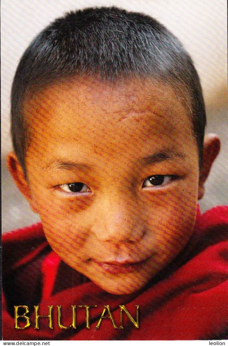 BHUTAN Young Monk At Paro Dzong Friendly Planet  Picture Postcard BHOUTAN - Bhoutan