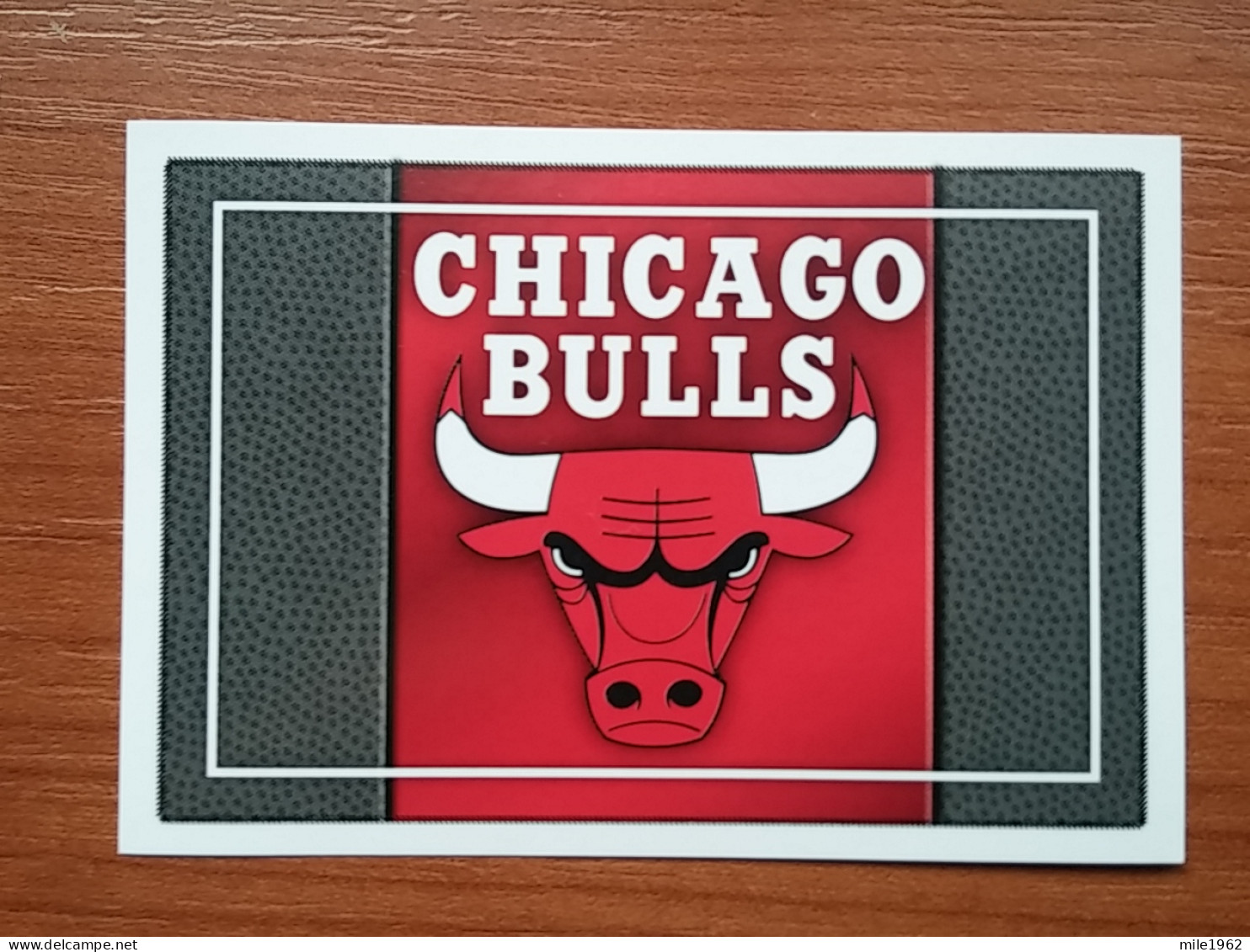 ST 40 - NBA Basketball 2016-2017, Sticker, Autocollant, PANINI, No 79 Team Logo Chicago Bulls - Books