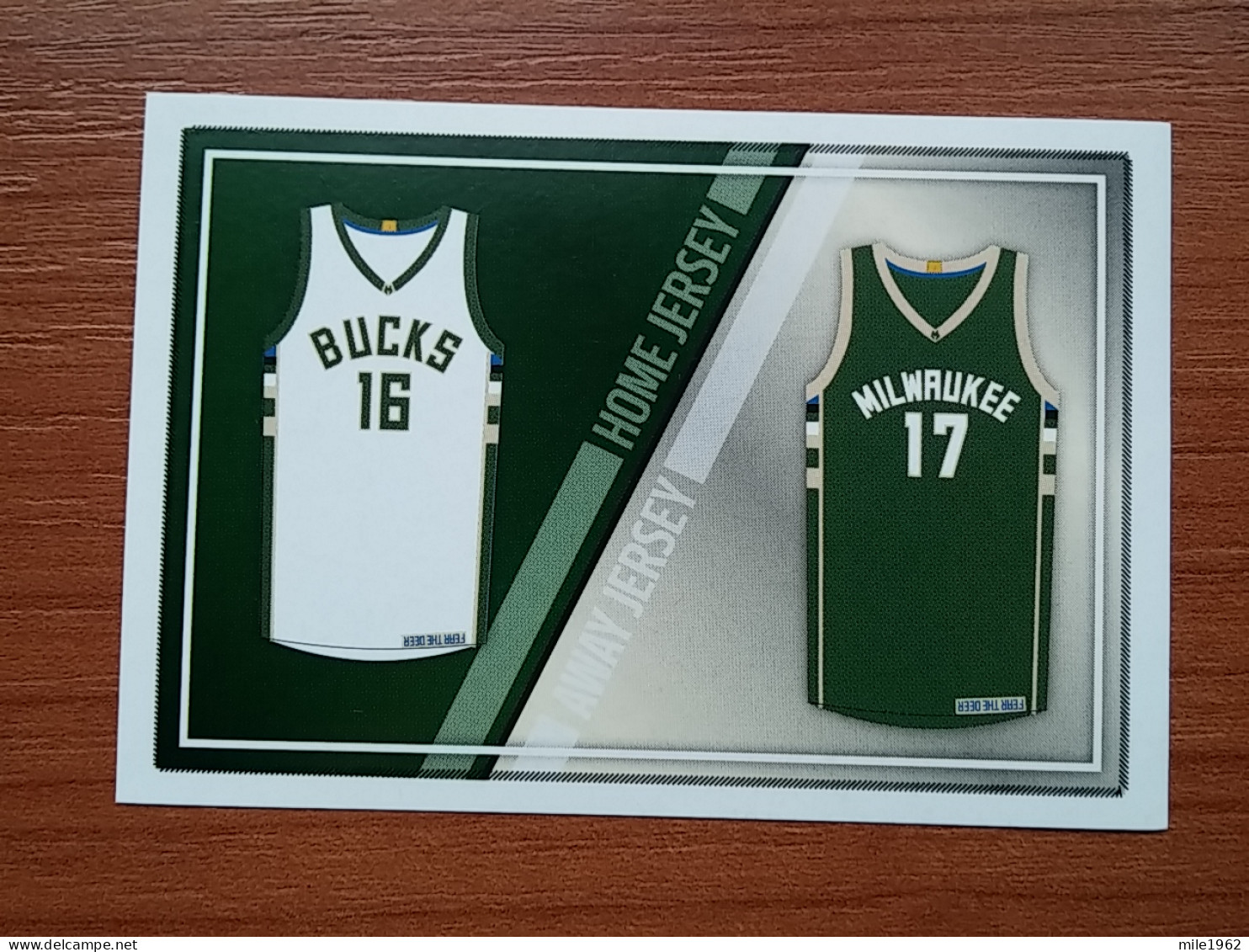 ST 40 - NBA Basketball 2016-2017, Sticker, Autocollant, PANINI, No 128 Home/Away Jerseys Milwaukee Bucks - Livres