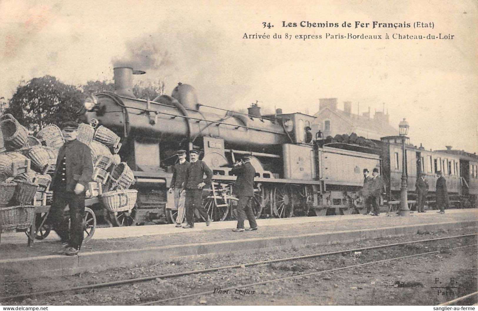 CPA 72 LES CHEMINS DE FER FRANCAIS / ARRIVEE DU 87e EXPRESS PARIS BORDEAUX A CHATEAU DU LOIR / TRAIN - Chateau Du Loir