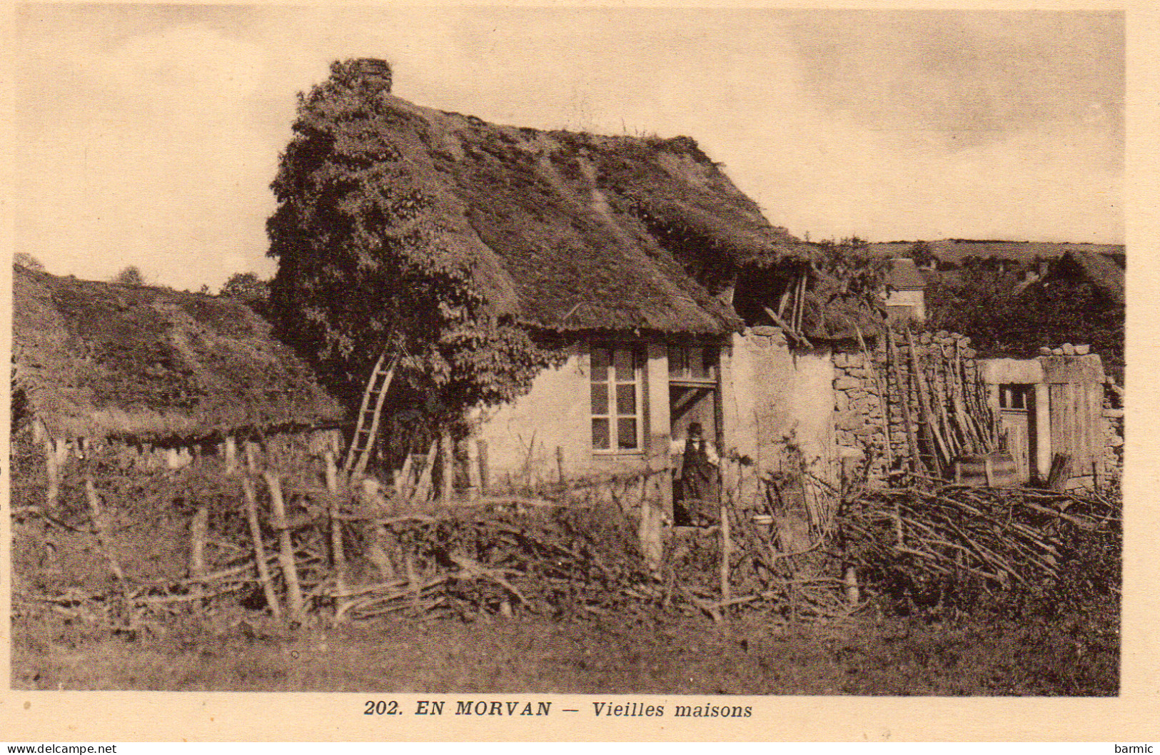 EN MORVAN, VIEILLE MAISON   REF 12584 PAR - Franche-Comté