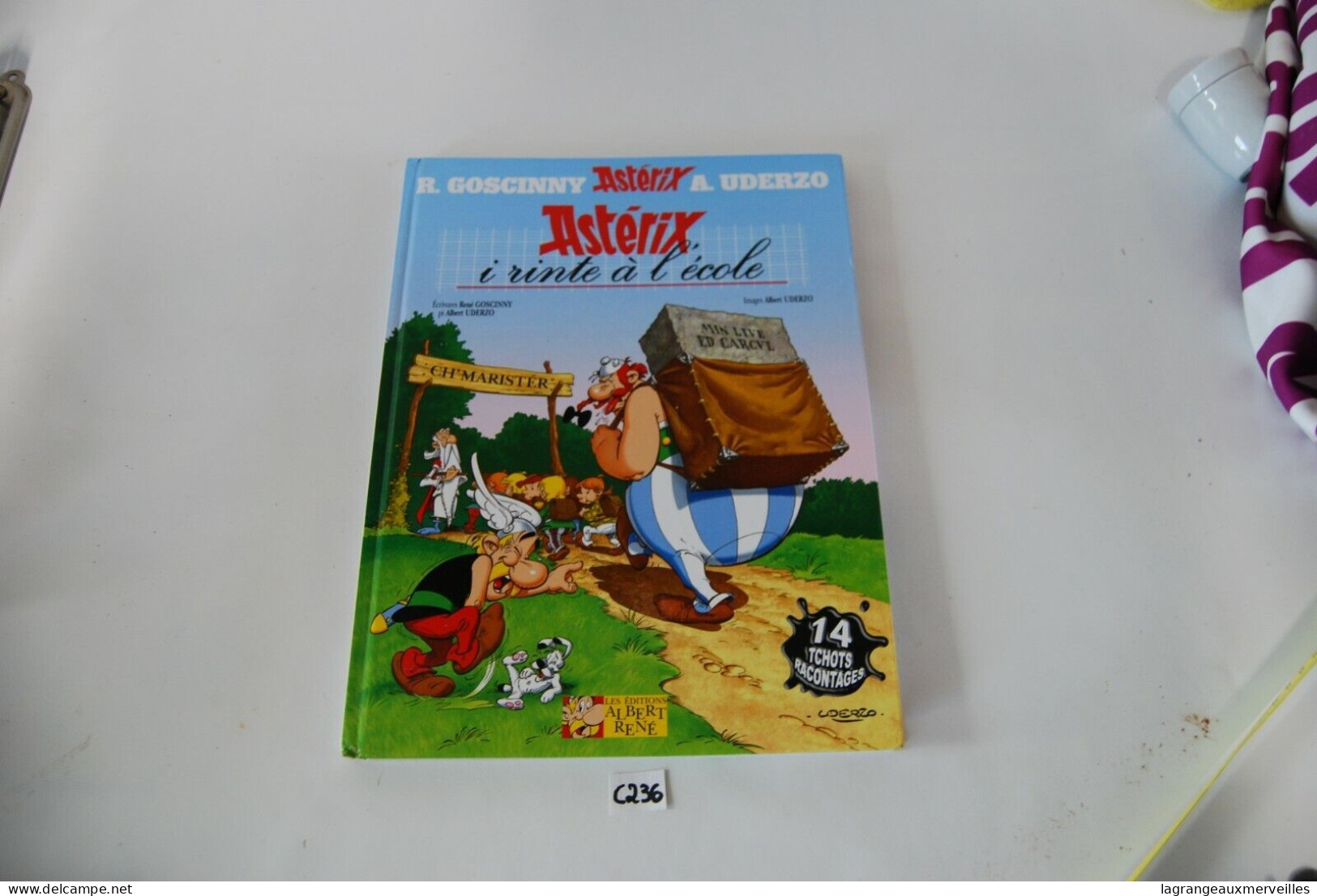 C236 BD - Astérix I'rinte à L'école - Uderzo - Astérix