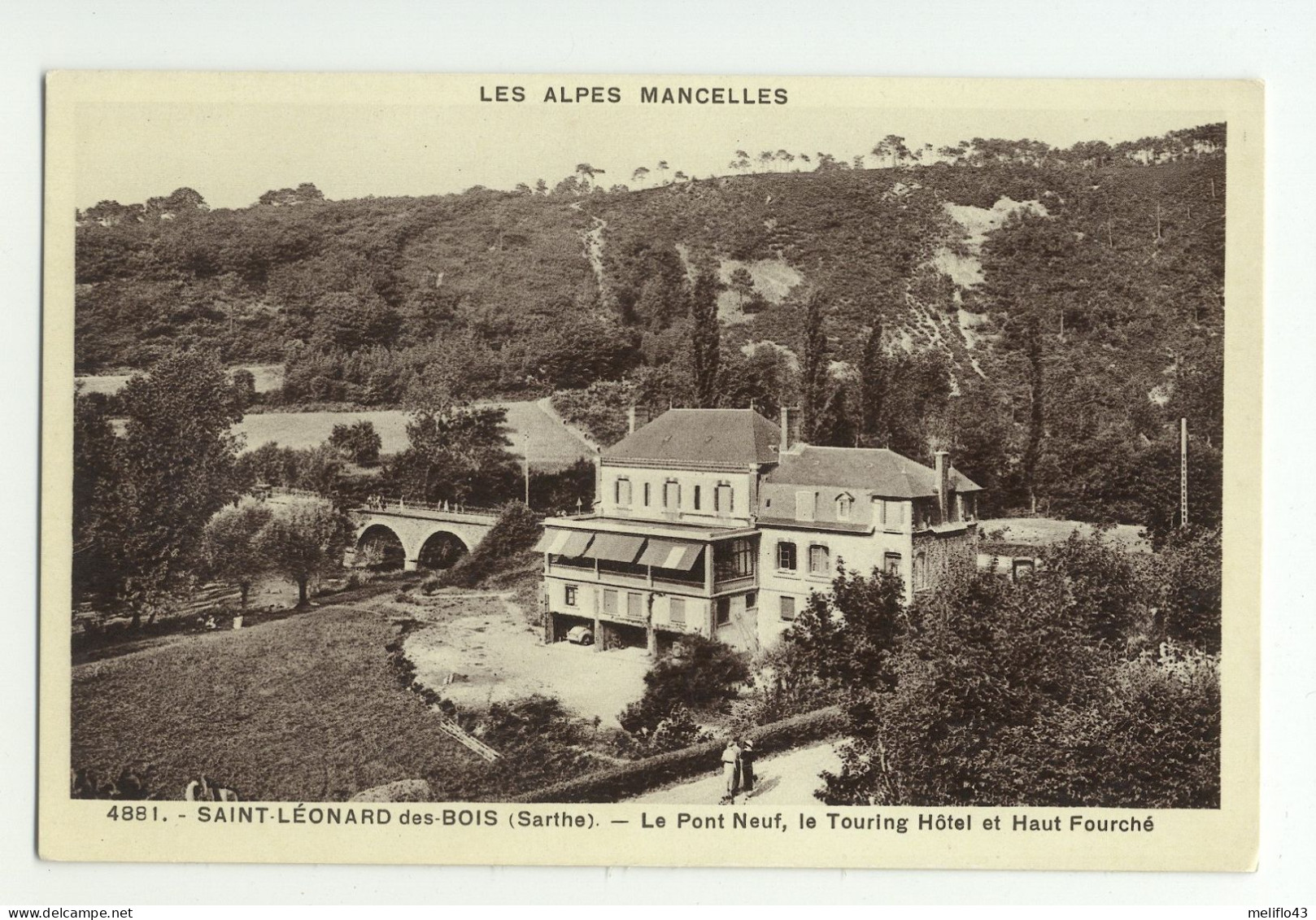 72/CPSM  - Saint Léonard Des Bois - Le Pont Neuf, Le Touring Hotel Et Haut Fourché - Saint Leonard Des Bois