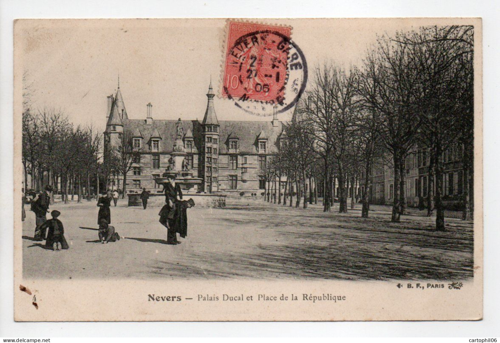 - CPA NEVERS (58) - Palais Ducal Et Place De La République 1906 - Edition B. F. N° 4 - - Nevers
