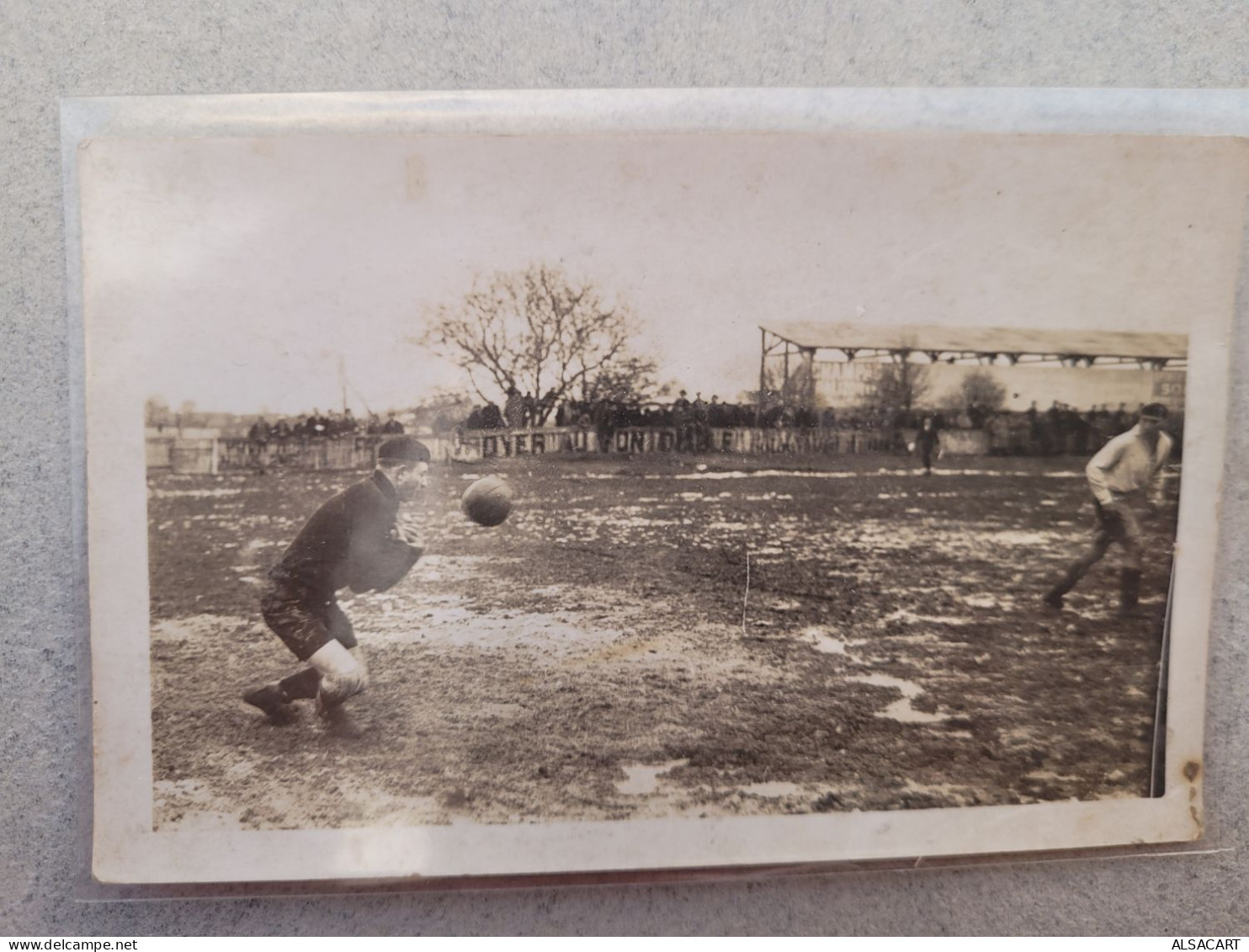 Carte Photo  Football , Arrêt D'un Gardien De But , Stade Campagnard - Soccer