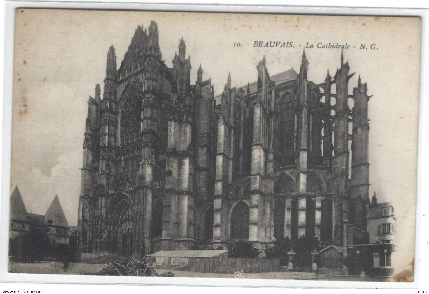 DEP. 60 BEAUVAIS N°10 LA CATHEDRALE Circulée - Kirchen U. Kathedralen