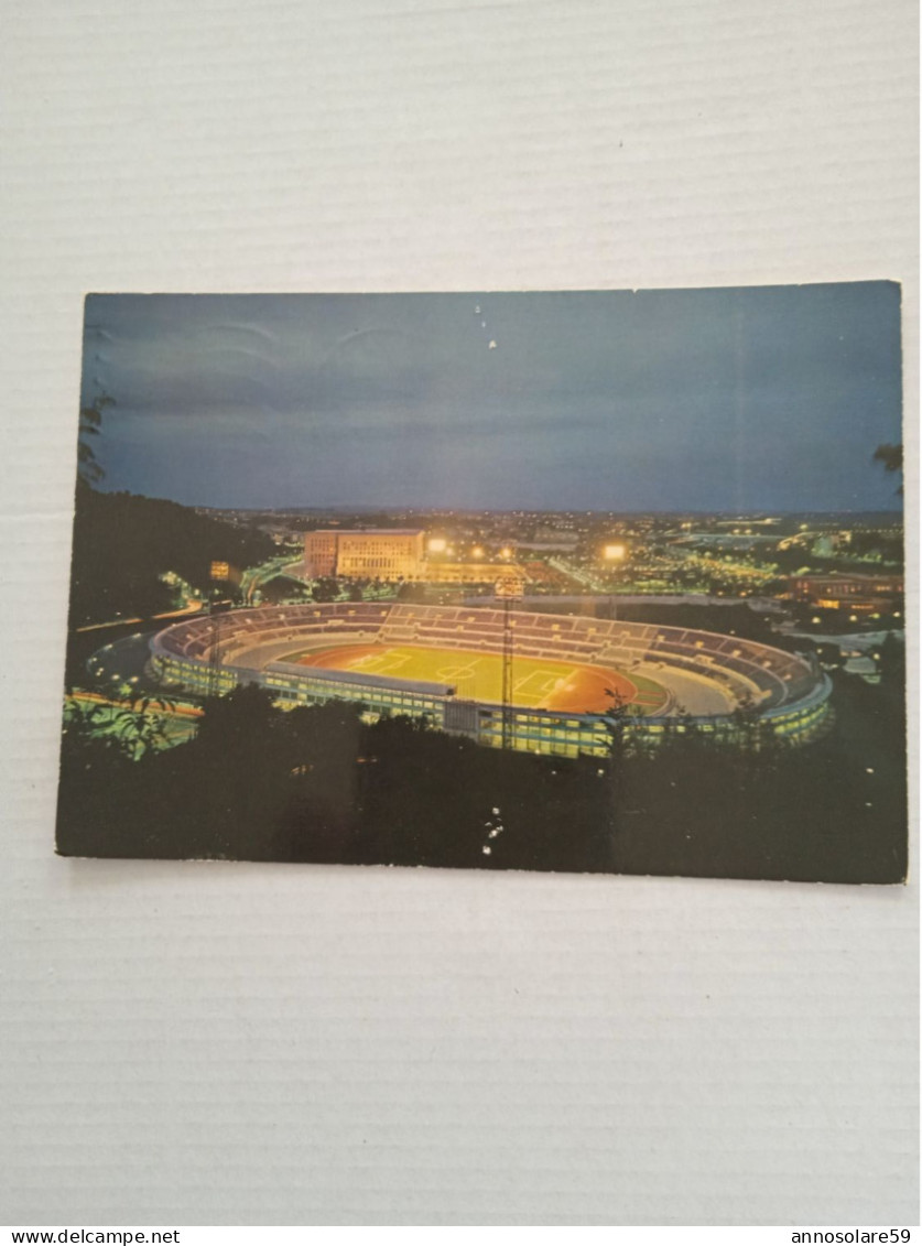 CARTOLINA: ROMA DI NOTTE - STADIO OLIMPICO - VIAGGIATA - F/G - COLORI - LEGGI - Stadi & Strutture Sportive