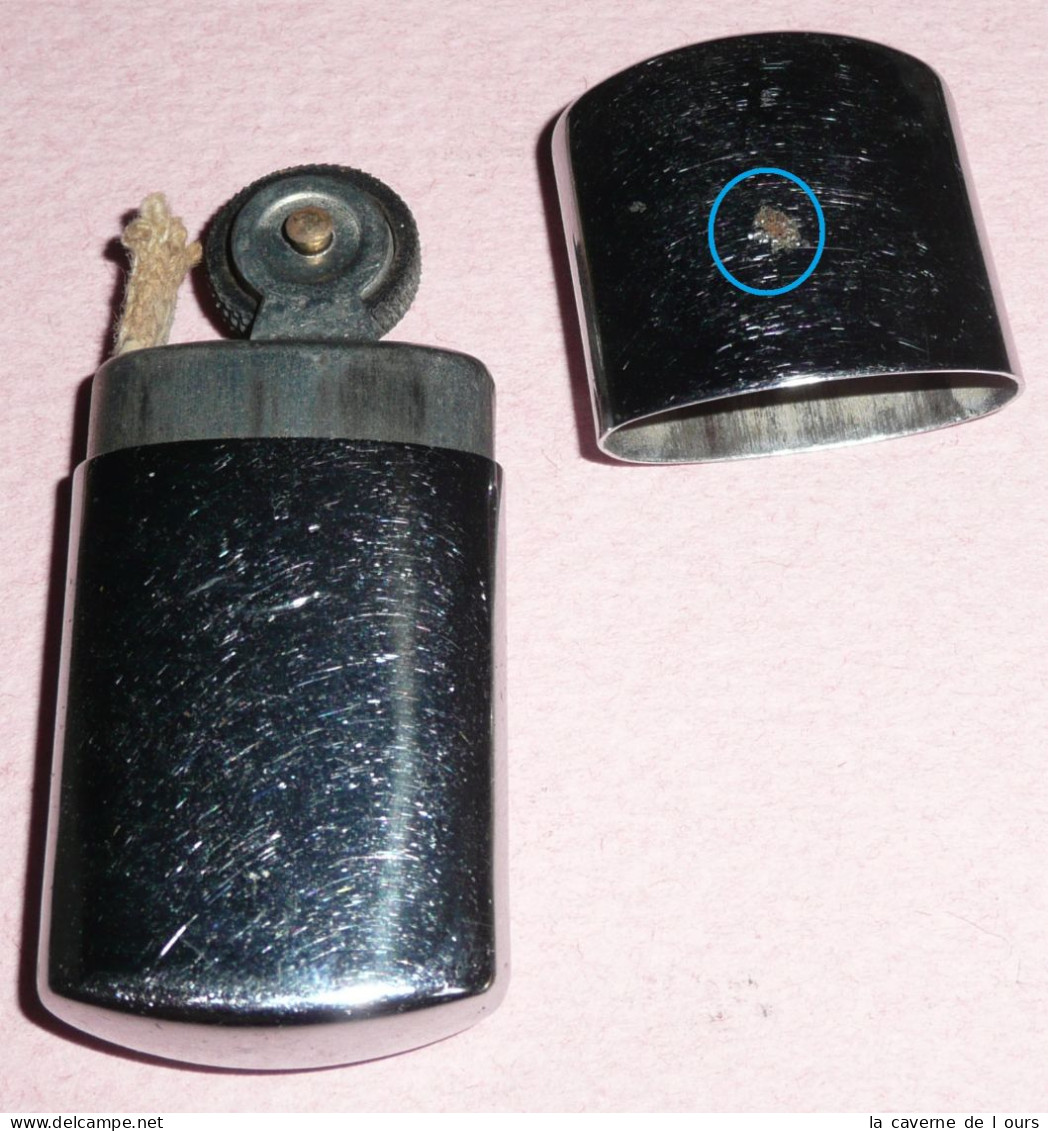 Rare Petit Briquet à Essence En Métal, SP S.P. - Autres & Non Classés