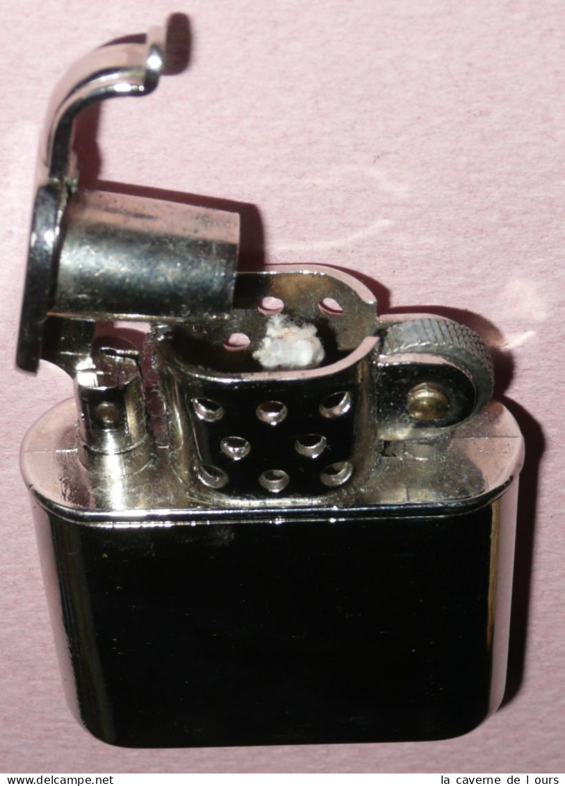 Rare Ancien Briquet Tempête à Essence En Métal, Dans Le Style ZIPPO - Sonstige & Ohne Zuordnung