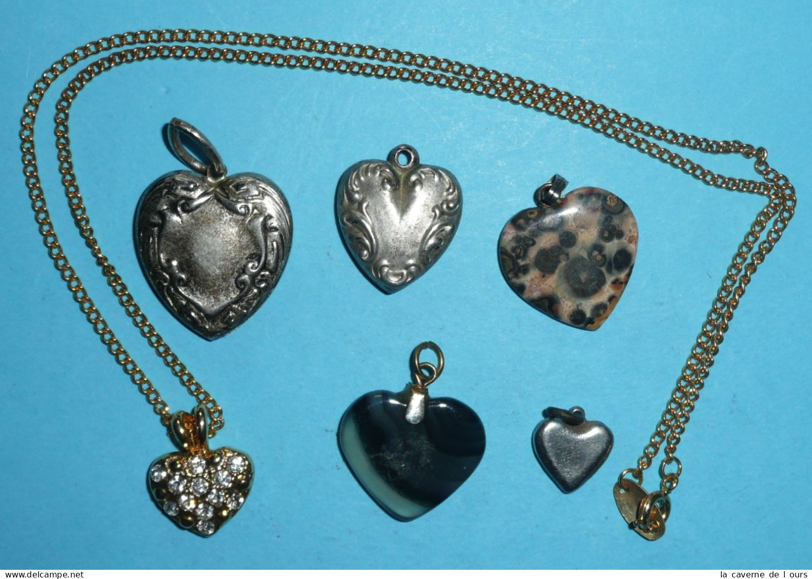 Lot Bijoux Forme De Coeur Pendentifs Pierre Métal Argenté Et Doré Avec Brillants - Anhänger