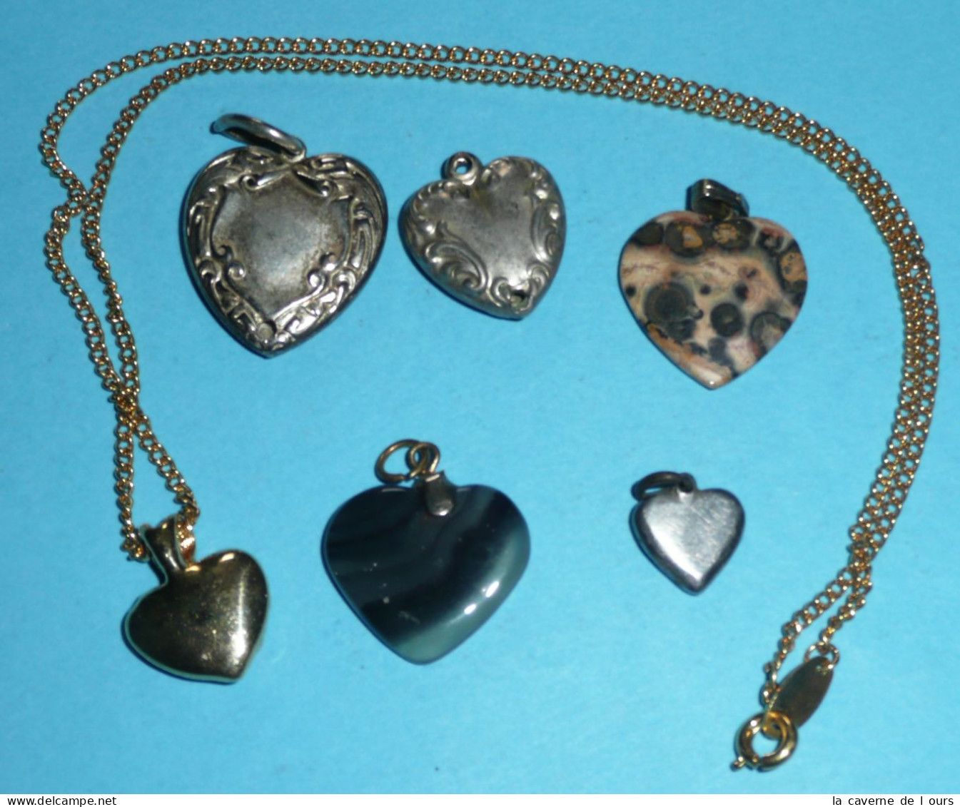 Lot Bijoux Forme De Coeur Pendentifs Pierre Métal Argenté Et Doré Avec Brillants - Colgantes