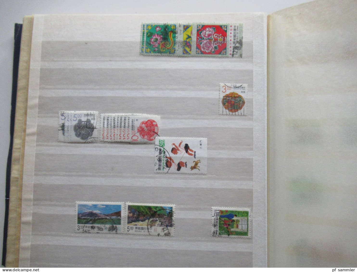 Sammlung / 2 Lagerbücher Asien Republik China / Taiwan ab ca. 1952 - ca. 2006 viele gestempelte Marken / Fundgrube!?