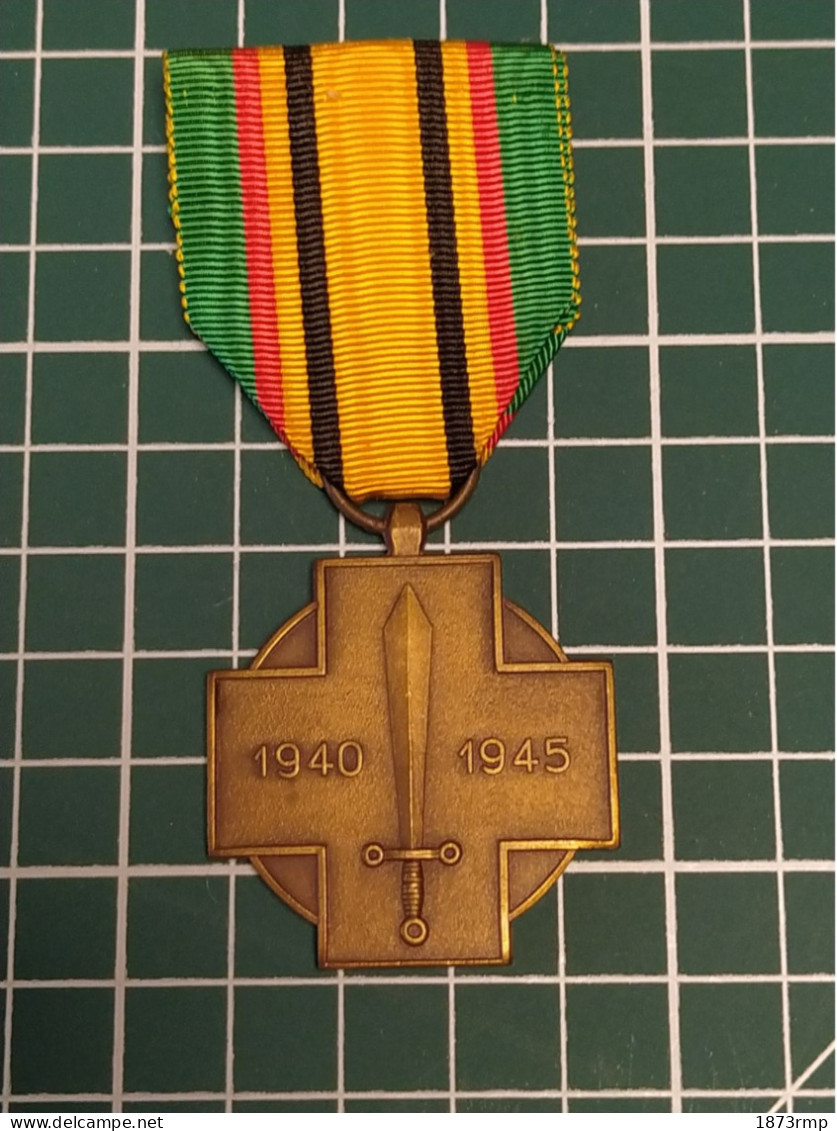 MEDAILLE DU COMBATTANT MILITAIRE DE LA GUERRE, 1940 1945 ENROLES TROUPES ANGLAISES, BELGIQUE WW2 - België