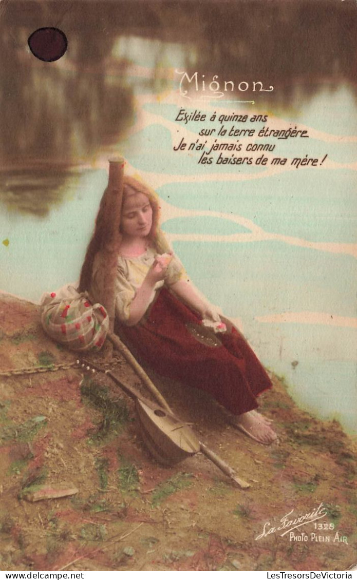 FANTAISIE - Femme - Mignon - Exilée à 15 Ans Sur La Terre étrangère - Colorisé - Carte Postale Ancienne - Frauen