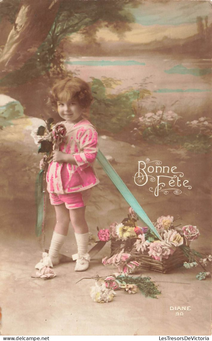 FÊTES - VŒUX - Bonne Fête - Petite Fille Avec Un Bouquet - Colorisé - Carte Postale Ancienne - Autres & Non Classés