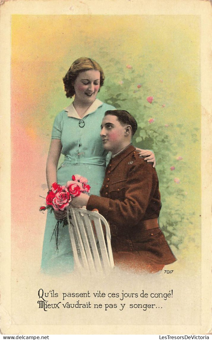 COUPLES - Qu'ils Passent Vite Ces Jours De Congé - Colorisé - Carte Postale Ancienne - Paare