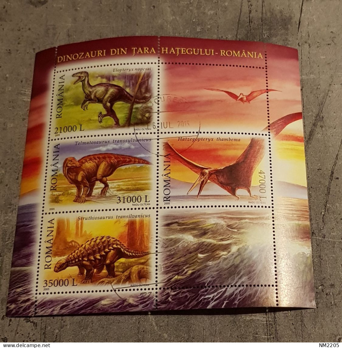 ROMANIA DINOSAURS MINIATURE SHEET USED - Usado