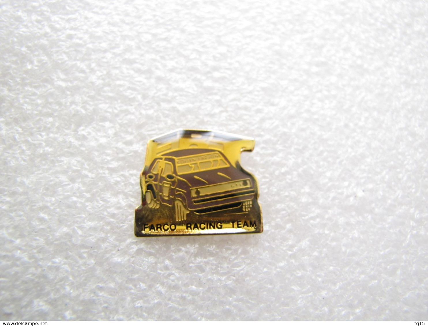 PIN'S    VOLKSWAGEN  GOLF GTI  RALLYE  F R T  FARCO RACING TEAM - Volkswagen