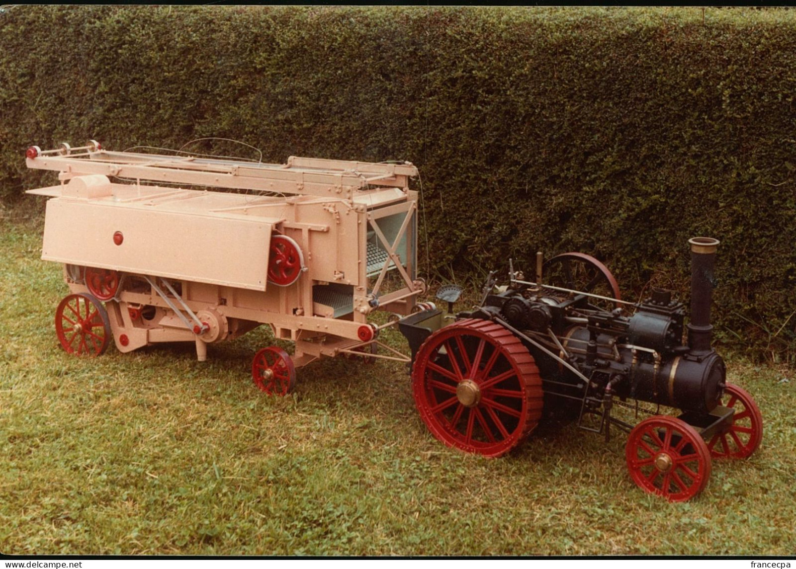 14261 - MACHINE A BATTRE LE GRAIN Exposée à USSEAU En 1983 - Tracteurs