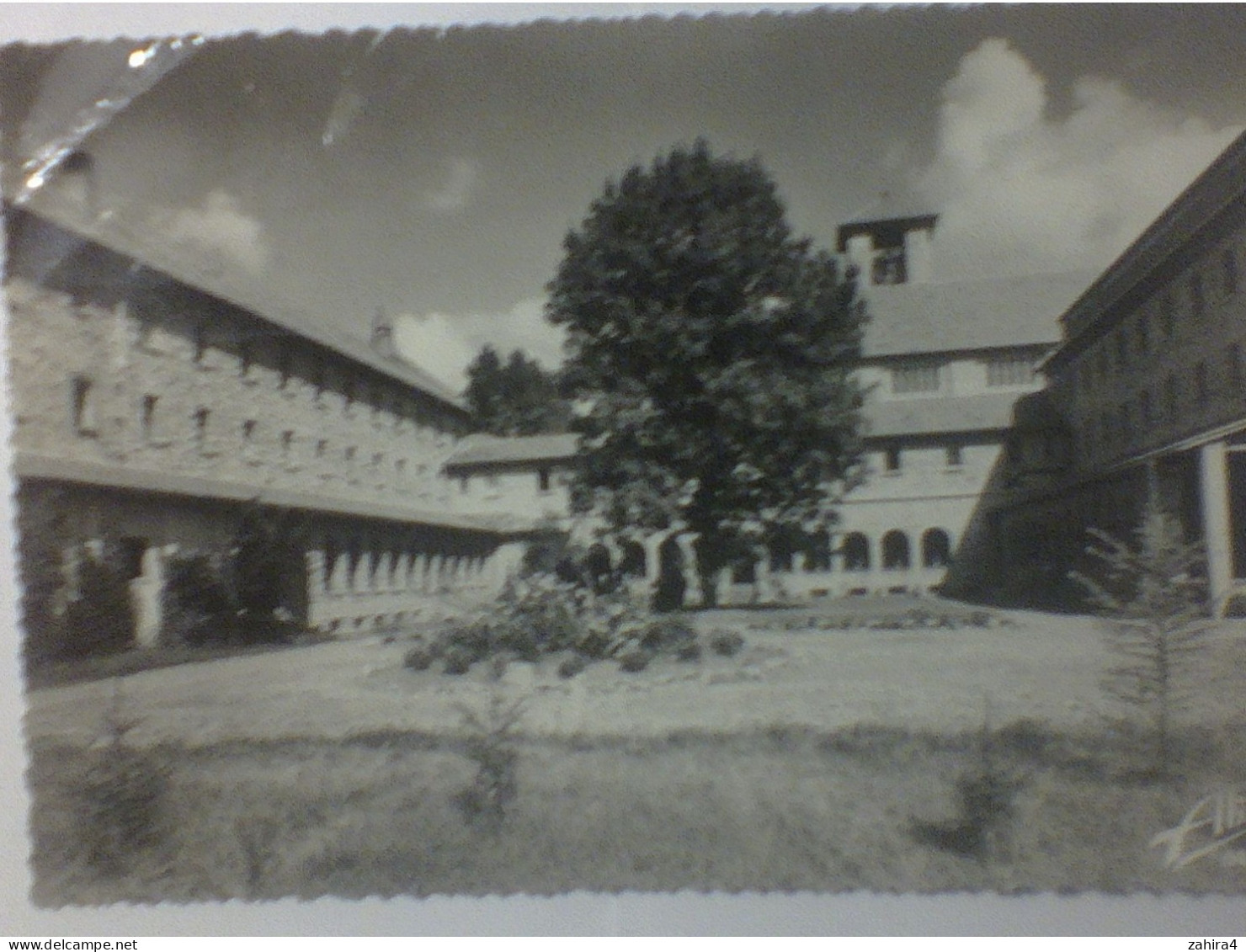 Abbaye Notre Dame - 65 - Tournay - Cour Et Cloitre Des Moines - Alix Bagnères De Bigorre - Kirchen U. Kathedralen