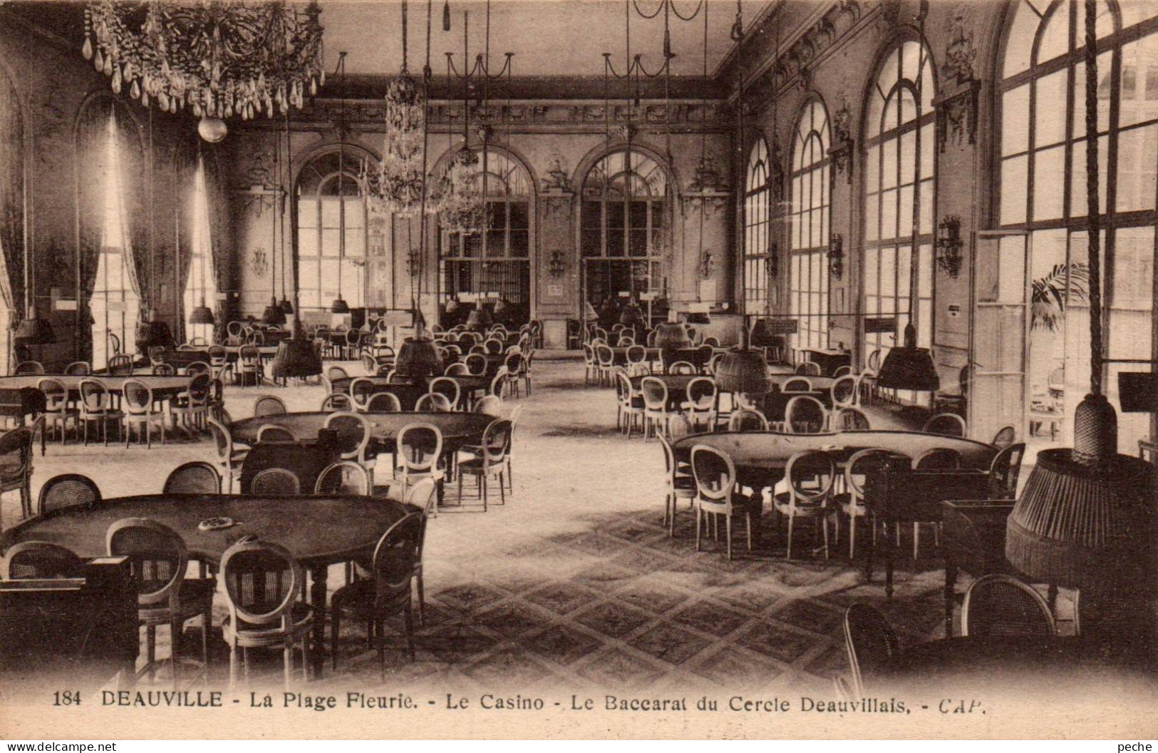 N°117393 -cpa Deauville -le Casino -le Baccarat Du Cercle Deauvillais- - Casino