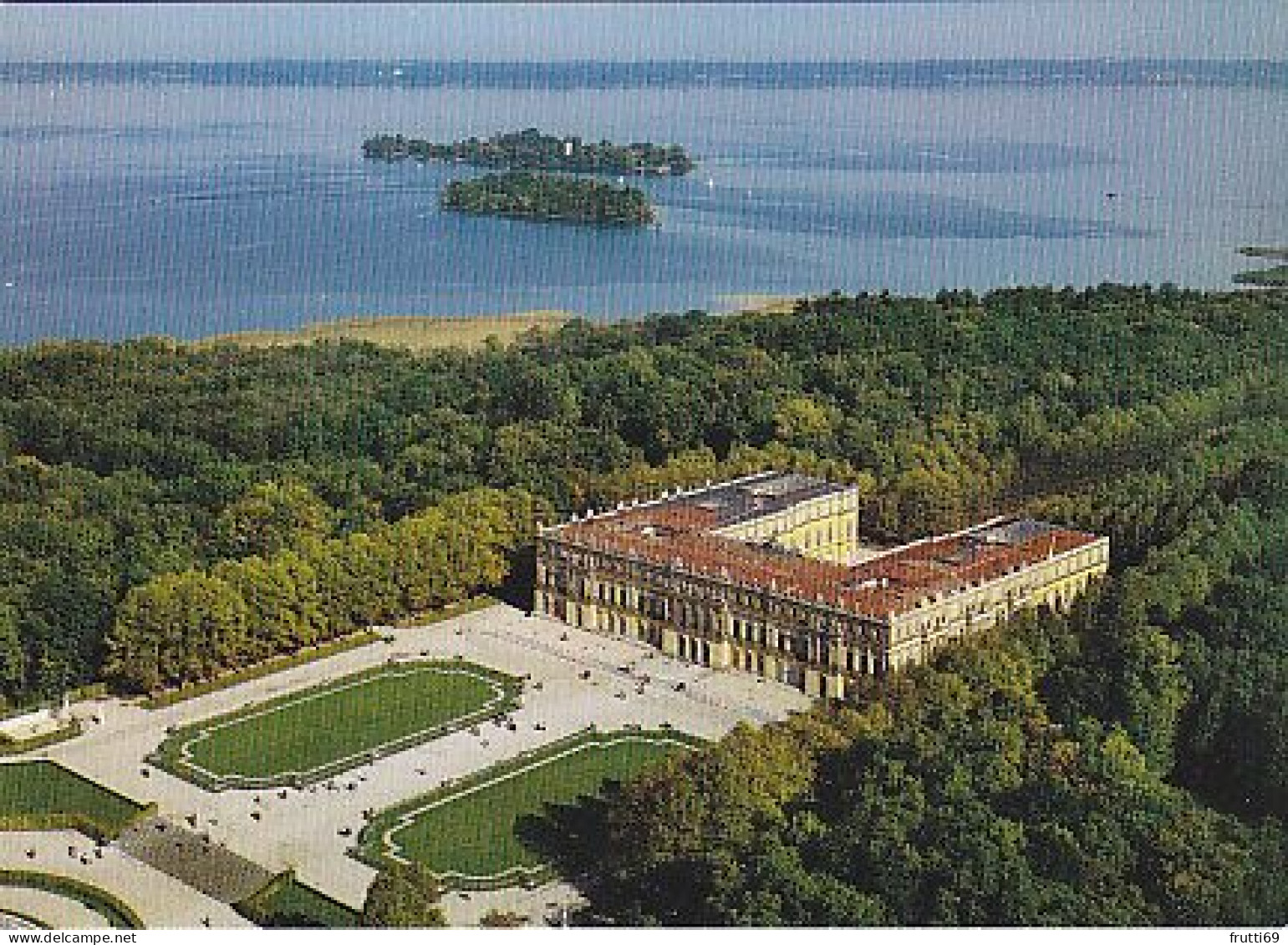 AK 181560 GERMANY - Schloß Herrenchiemsee Mit Blick Auf Fraueninsel - Chiemgauer Alpen