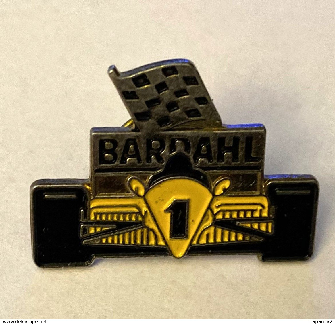 PINS AUTOMOBILE F1 BARDAHL / DRAPEAU A DAMIERS / 33NAT - F1