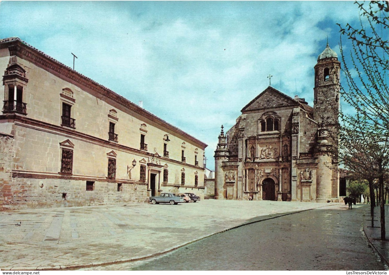 ESPAGNE - Úbeda - Parador Nacional Del Condestable Davalos - Al Fondo La Iglesia Del Salvador - Carte Postale - Jaén