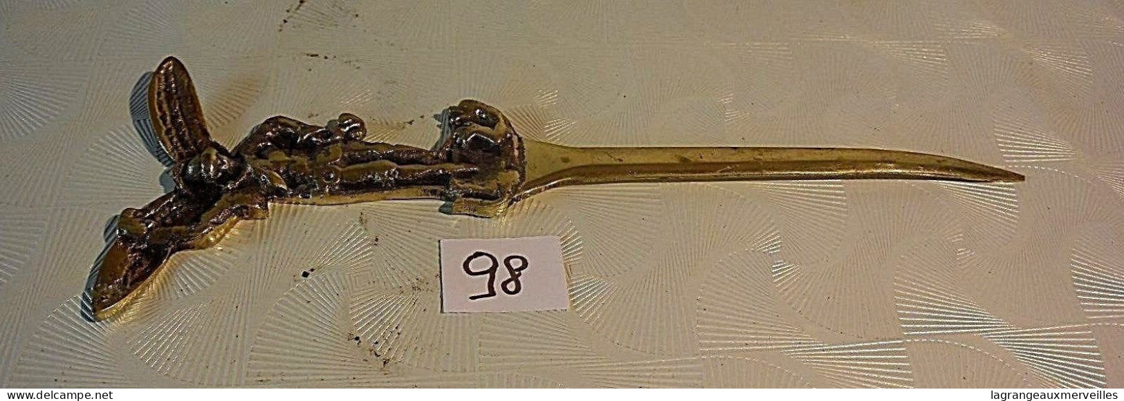 C98 Ancien Ouvre Lettre En Métal De La Fin Du XIX ème - Letter-opener