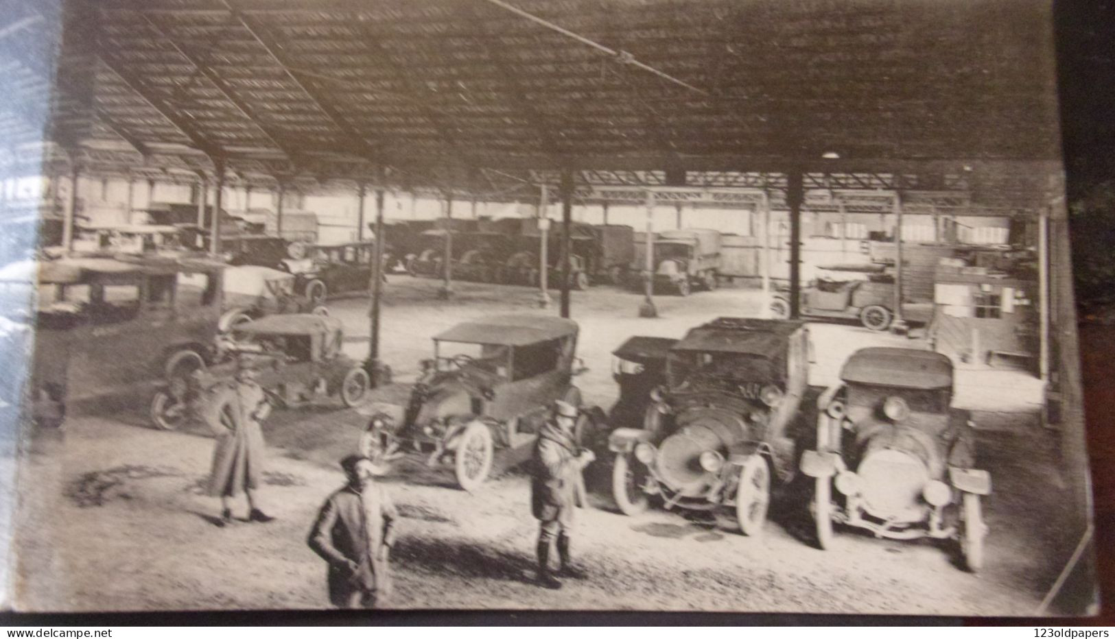 WWI PARIS MATERIEL MILITAIRE : PARC AUTOMOBILE D.T.M.175 - Intérieur Du Garage - CARTE PANORAMIQUE - Matériel