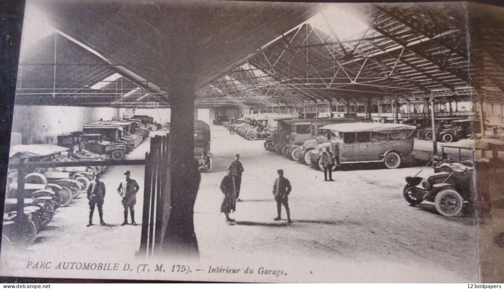 WWI PARIS MATERIEL MILITAIRE : PARC AUTOMOBILE D.T.M.175 - Intérieur Du Garage - CARTE PANORAMIQUE - Matériel