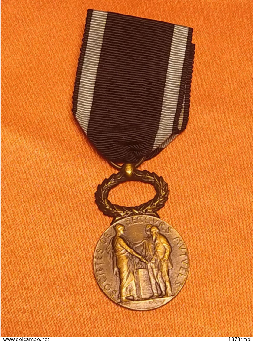 ATTRIBUEE 1933 MEDAILLE MINISTERE TRAVAIL, PREVOYANCE SOCIALE SOCIETE SECOURS MUTUELS, FRANCE - France