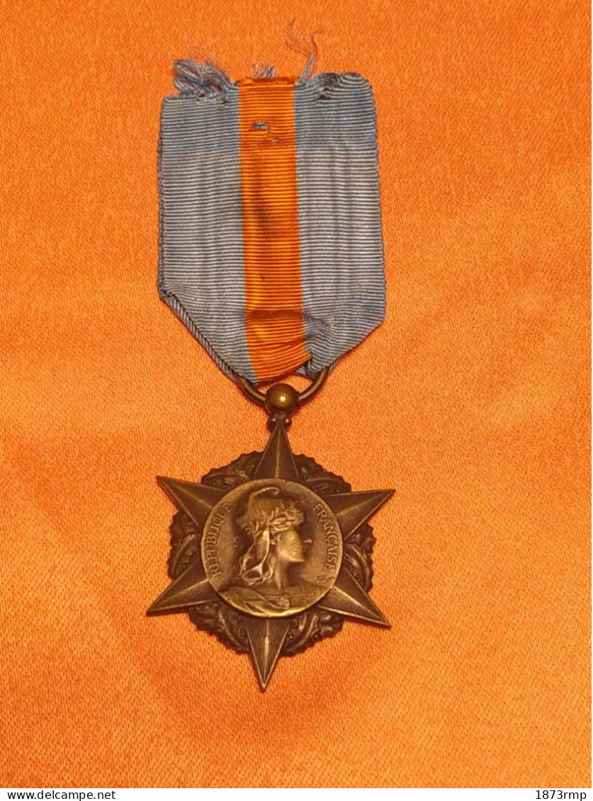 MEDAILLE D'HONNEUR DES ASSURANCES SOCIALES, MINISTERE DU TRAVAIL, FRANCE - Francia