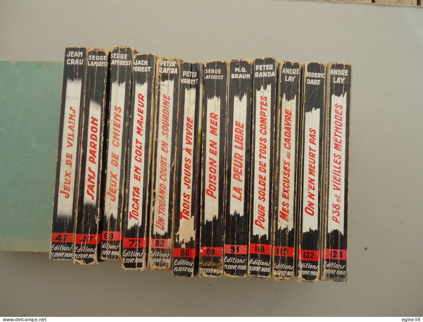 Lot 12 Vol.Editions Fleuve Noir-Spécial Police- Couv.M.Gourdon -nos 42-47-69-72-82-86-89-91-118-119-122-124  M .Gourdon - Lotti E Stock Libri